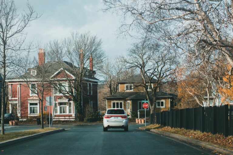 Photo Unfamiliar neighborhood